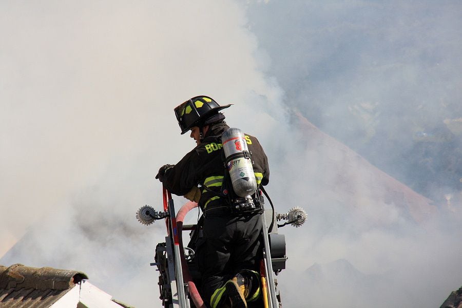 Se registra incendio en la Araucanía tras la caída de un rayo