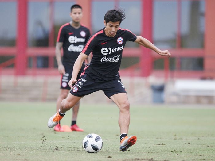 Matías Fernández será el titiritero de la Roja ante Perú