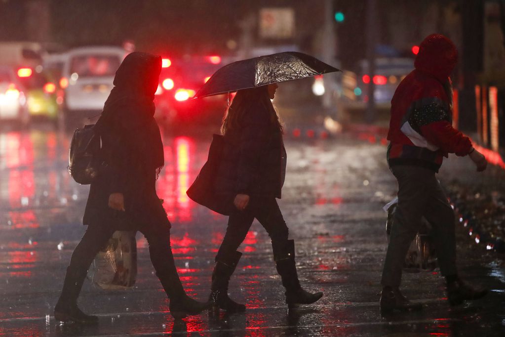 Siguen las precipitaciones este miércoles: ¿Cuánto va a llover en Santiago? Foto referencial Jonnathan Oyarzun/Aton Chile.