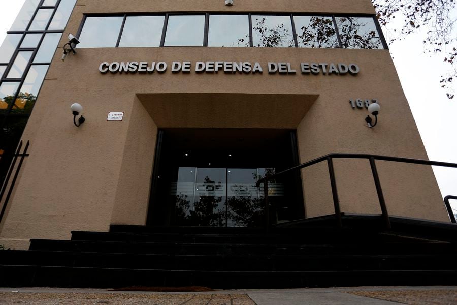 Entregó más de 5.300 en dos años: Consejo de Defensa del Estado se querella contra médico por otorgar licencias falsas