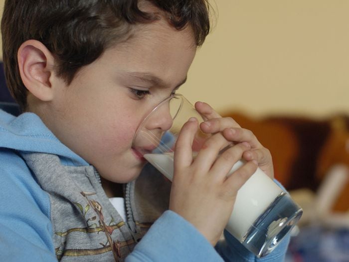 En Chile 9 de cada 10 niños toman leche al menos una vez al día