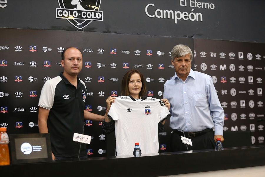 Colo Colo se trajo a la pequeña maravilla del récord guinness