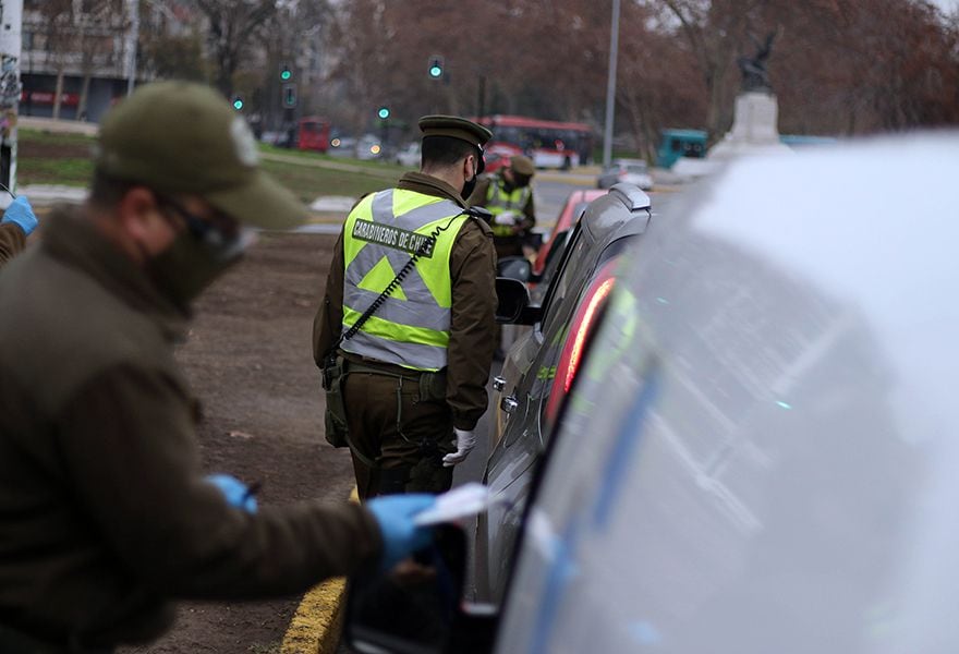 Carabineros refuerza fiscalizacion en Plaza Italia