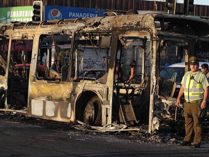 Queman tres buses en la intersección de Recoleta con Zapadores