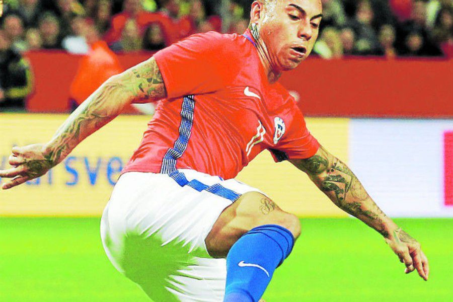 Eduardo Vargas: "Dominamos el primer tiempo y en el segundo nos dejamos estar"