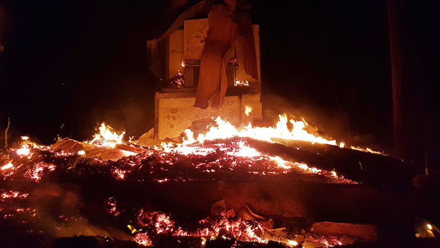 Casa de exjuez de Cañete quedó totalmente destruida por incendio