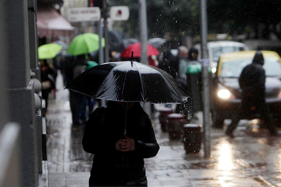 Lluvias al fin: pronostican precipitaciones para 10 regiones del país