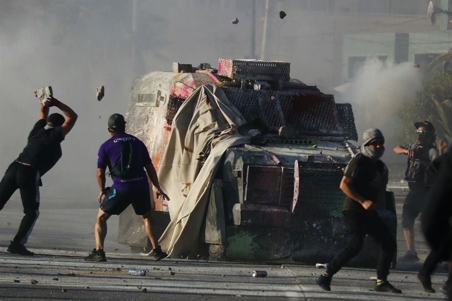 Incidentes en Reñaca tras disparos contra manifestantes