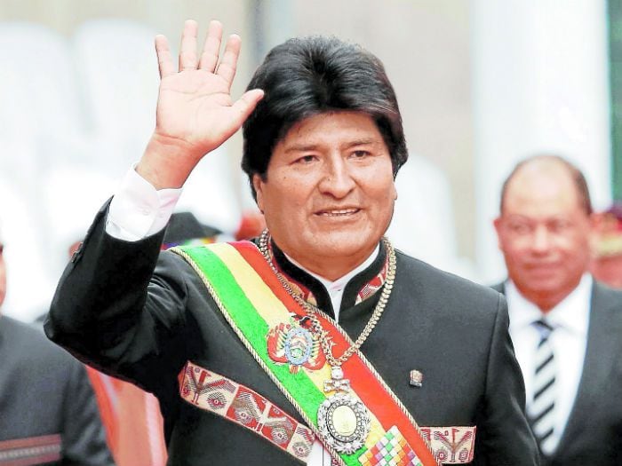 Militar pasó por prostíbulo y le robaron banda y medalla presidencial boliviana