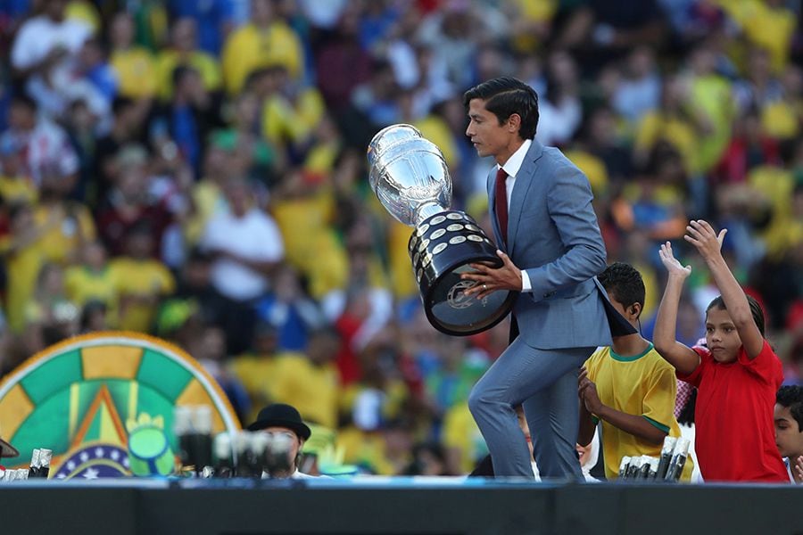 Matías devolvió la Copa con las dos placas