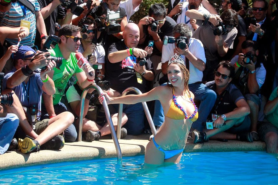 El piscinazo de Vale Ortega: cuando la reina de Viña 2012 los sorprendió a todos