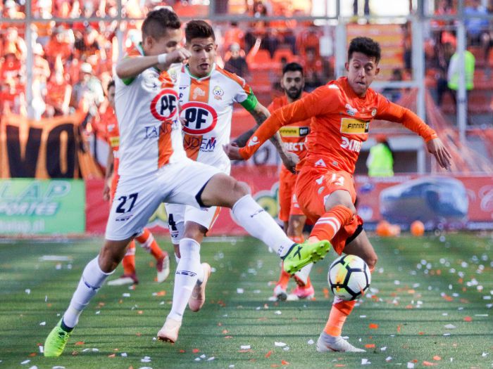 Cobresal dio el batacazo en Calama y regresa a la primera división