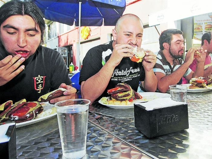 Perfil del chileno: los treintones son los más "quedaditos"