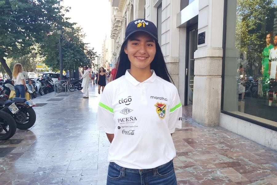 Bolivia nombra a futbolista de 19 años como viceministra de Deportes