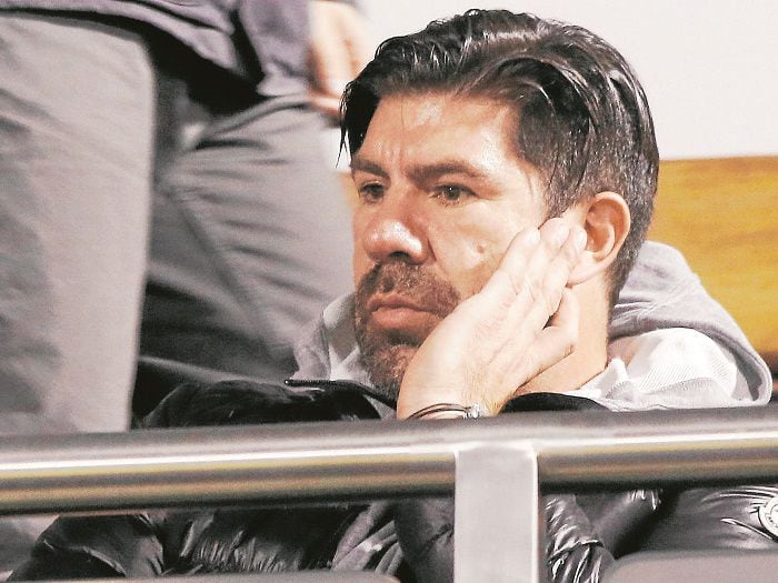 Marcelo Salas hizo la gran "Bombo Fica" en reclamo contra la Conmebol