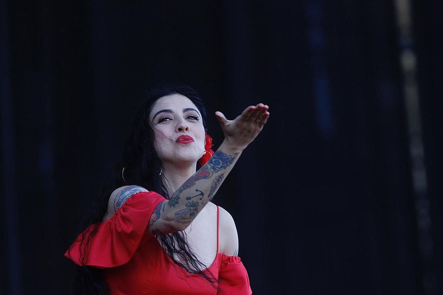 "Yo creo que fue increíble": Mon Laferte se refirió a la polémica por su mural