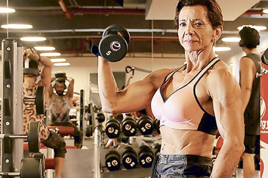 "Abuela fitness" cuenta cómo logró su six pack