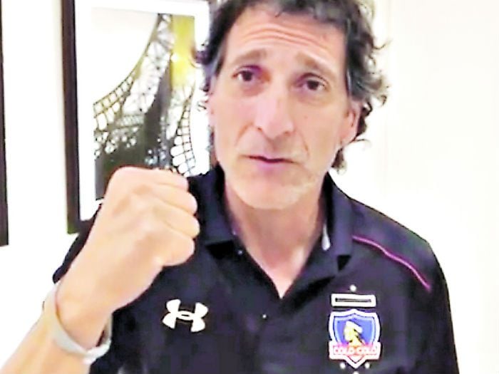 El primer video de Mario Salas con la camiseta de Colo Colo