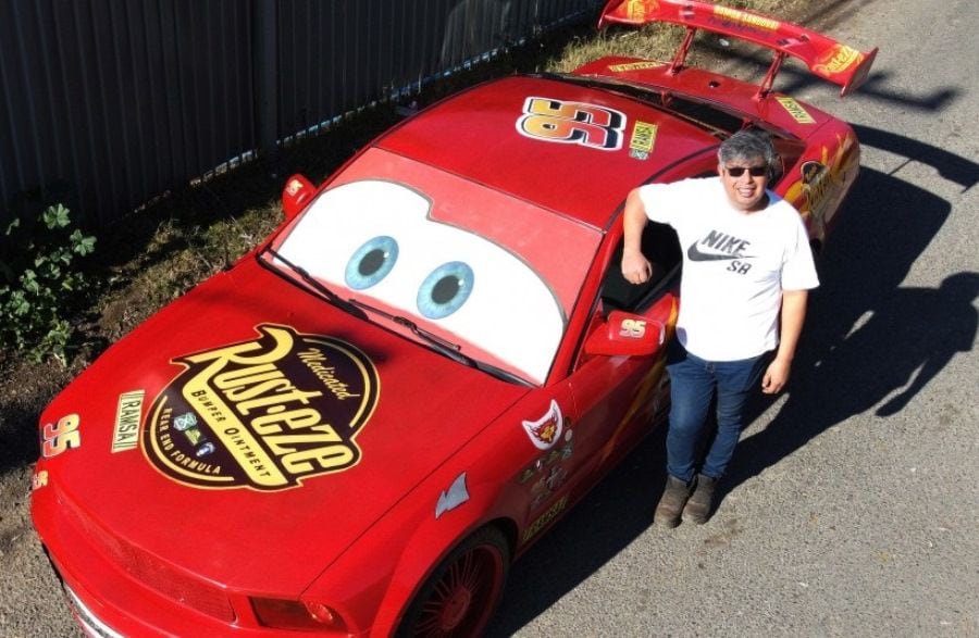 ¡De película!: Mecánico chileno recreó clásicos vehículos de "Cars" para animar a niños