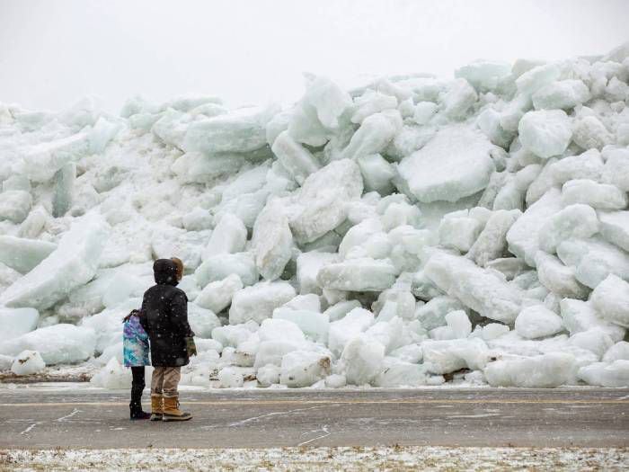 Impactantes imágenes: tsunami de hielo en Nueva York desató el pánico