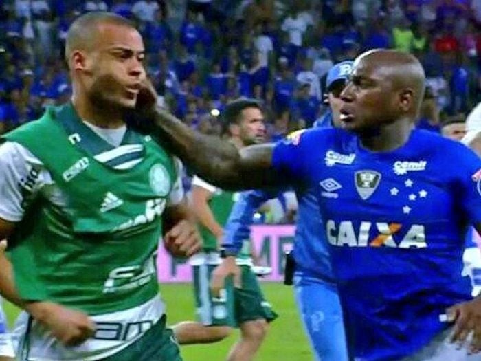 [Video] Jugadores de Palmeiras y Cruzeiro protagonizaron batalla campal en Brasil