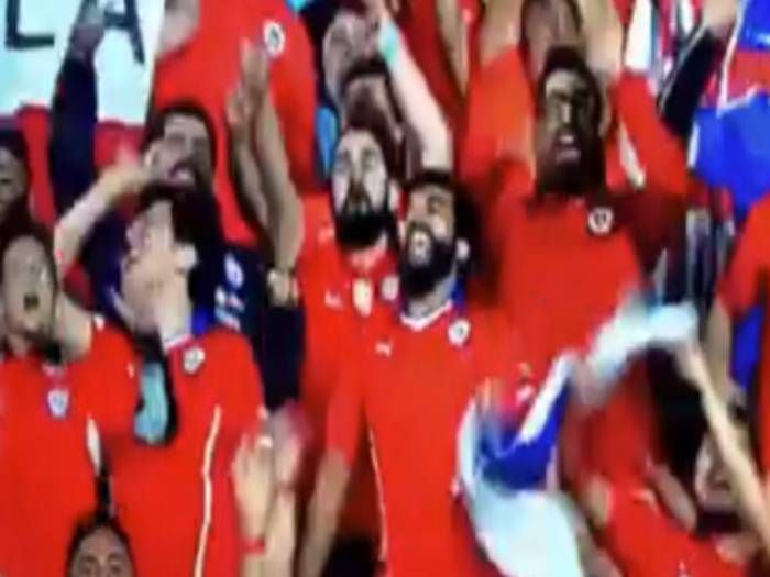 El alocado baile de hincha chileno tras gol a Japón que da la vuelta al mundo