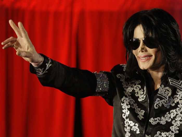 Fans honran a Michael Jackson en el 10º aniversario de su muerte